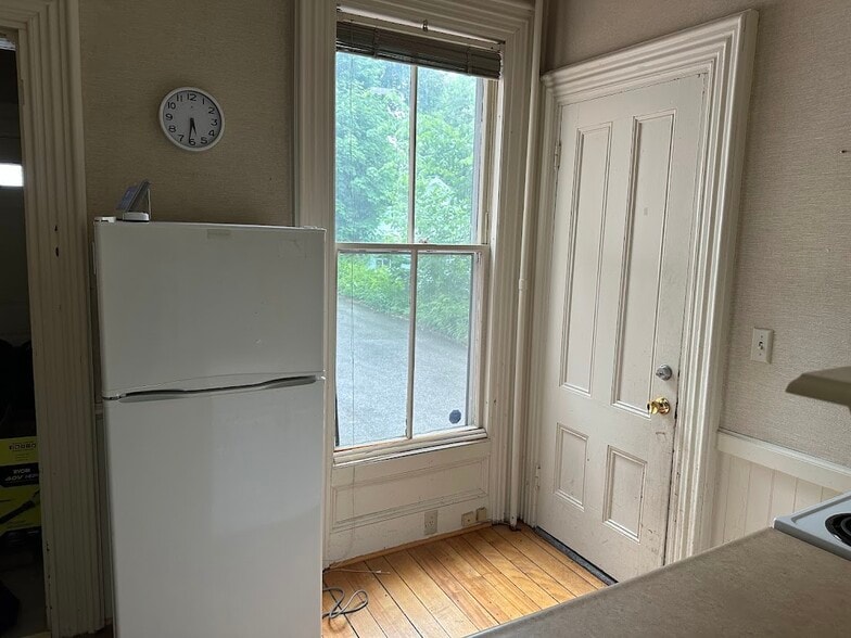 More Photos Of 8 Court St, Concord Office For Sale