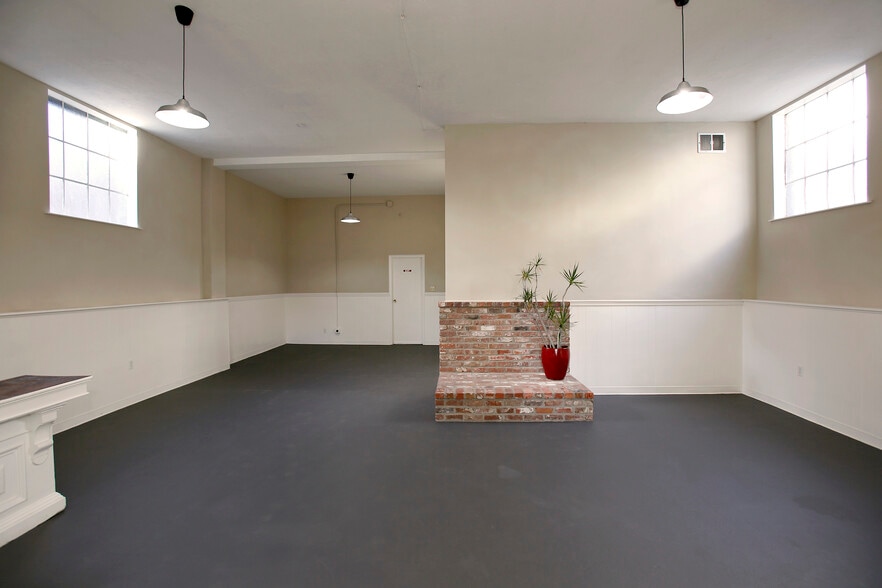 More Photos Of 2944-2946 Macarthur Blvd, Oakland Flex For Sale