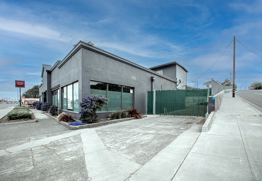 More Photos Of 2029 Broadway St, Eureka Storefront Retail Office For Sale