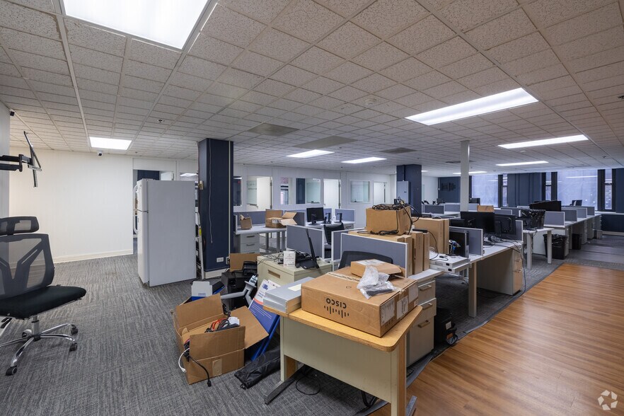 More Photos Of 61 Batterymarch St, Boston Office For Sale