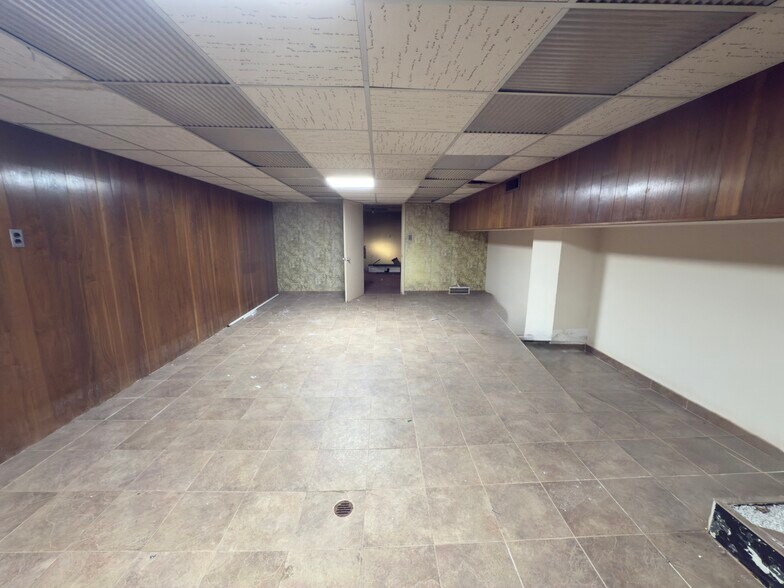 More Photos Of 5401 Schaefer Rd, Dearborn Storefront Retail Office For Sale