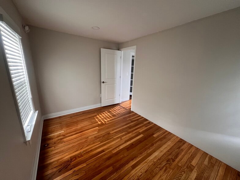 More Photos Of 135 Main St, Chatham Medical For Lease