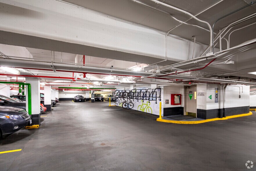 More Photos Of 110 Yonge St, Toronto Office For Lease