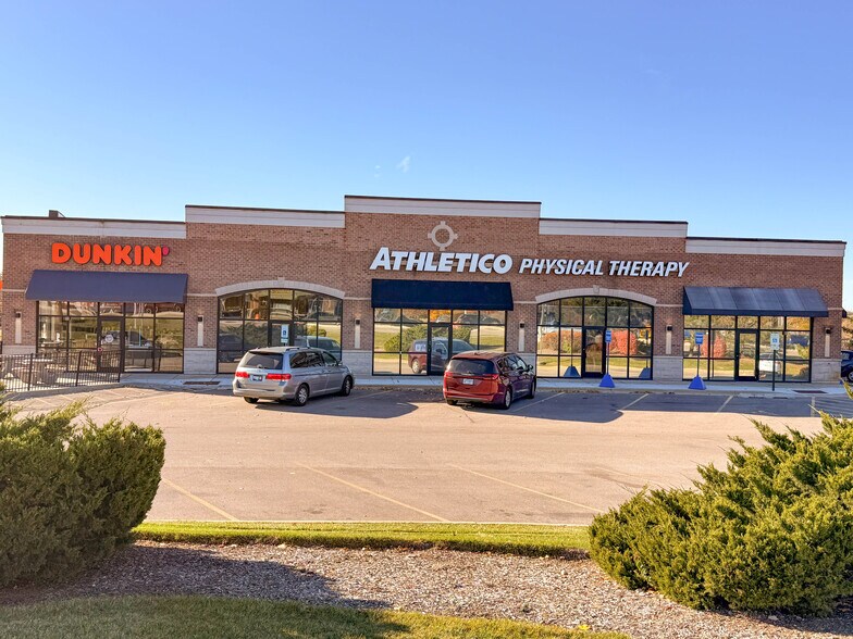 More Photos Of 280 N Randall Rd, Lake In The Hills Storefront For Sale