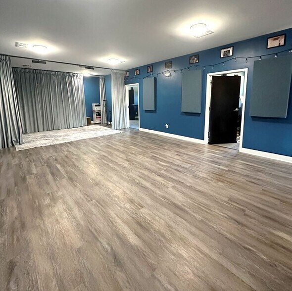 More Photos Of , Virginia Beach Office For Sale
