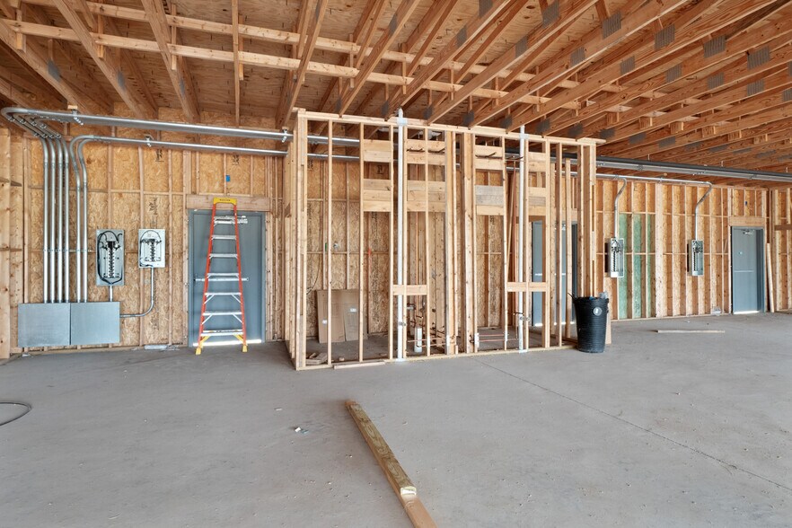 More Photos Of 1219 E Cedar St, New Baden Storefront Retail Office For Sale