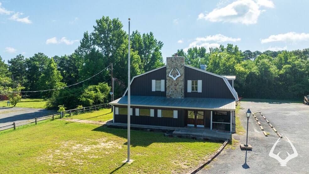 More Photos Of 205 N Wheeler Rd, Colmesneil Office For Sale