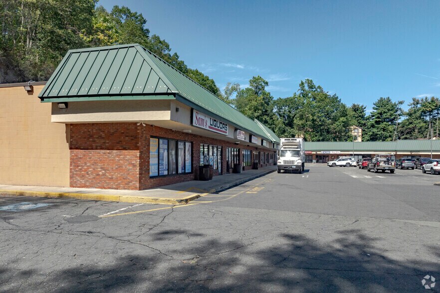 More Photos Of 7365 Main St, Stratford Storefront For Lease