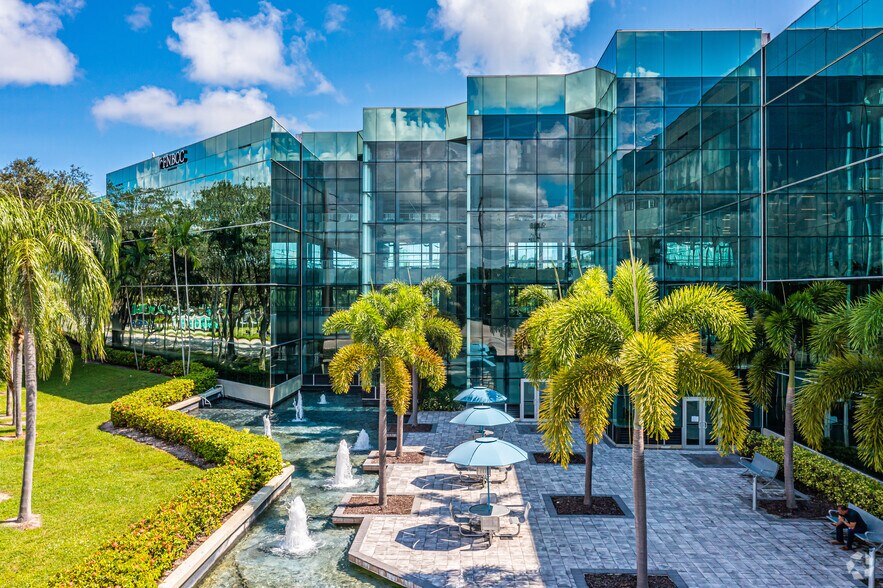 More Photos Of 301 E Yamato Rd, Boca Raton Office For Lease