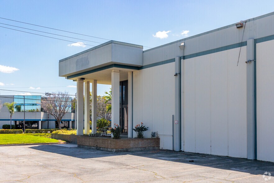 More Photos Of 13758-13760 Midway St, Cerritos Warehouse For Lease