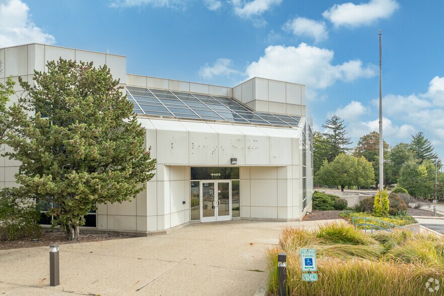 More Photos Of 4425 Harrison Ave, Rockford Office For Sale