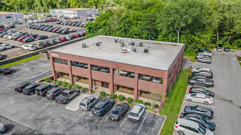 More Photos Of 5950 N Oak Tfwy, Kansas City Office For Sale