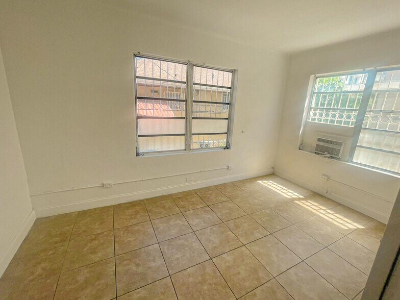 More Photos Of 711 NW 1st St, Miami Apartments For Sale
