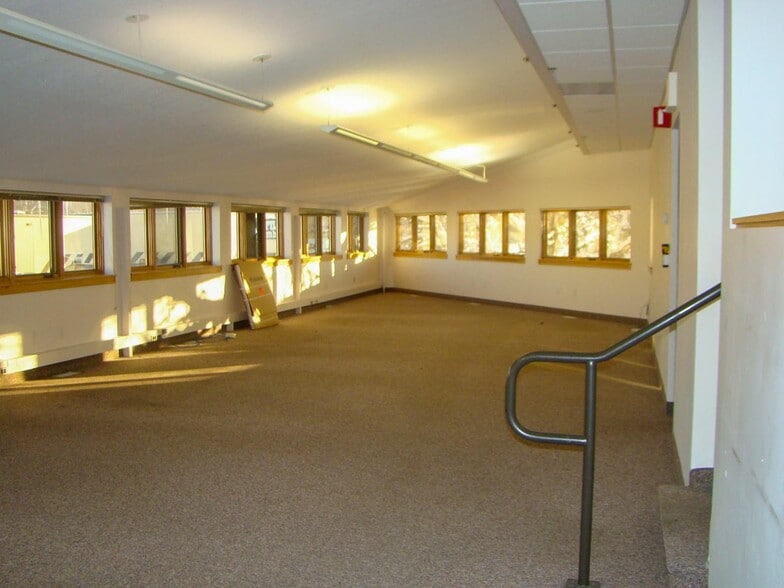 More Photos Of 112 7th St NE, Rochester Medical For Lease