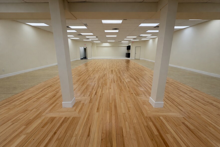 More Photos Of 381 Richmond Rd, Ottawa Storefront Retail Office For Sale
