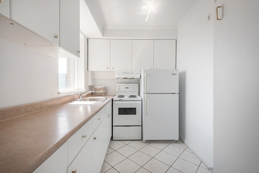 More Photos Of 250 Boul Saint-Joseph E, Montréal Apartments For Sale