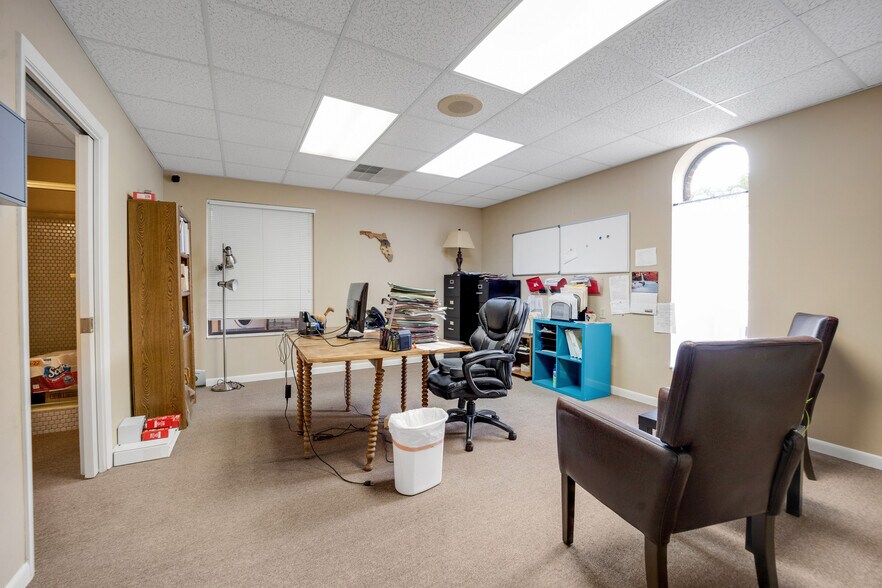 More Photos Of 1001 E Baker St, Plant City Medical For Lease