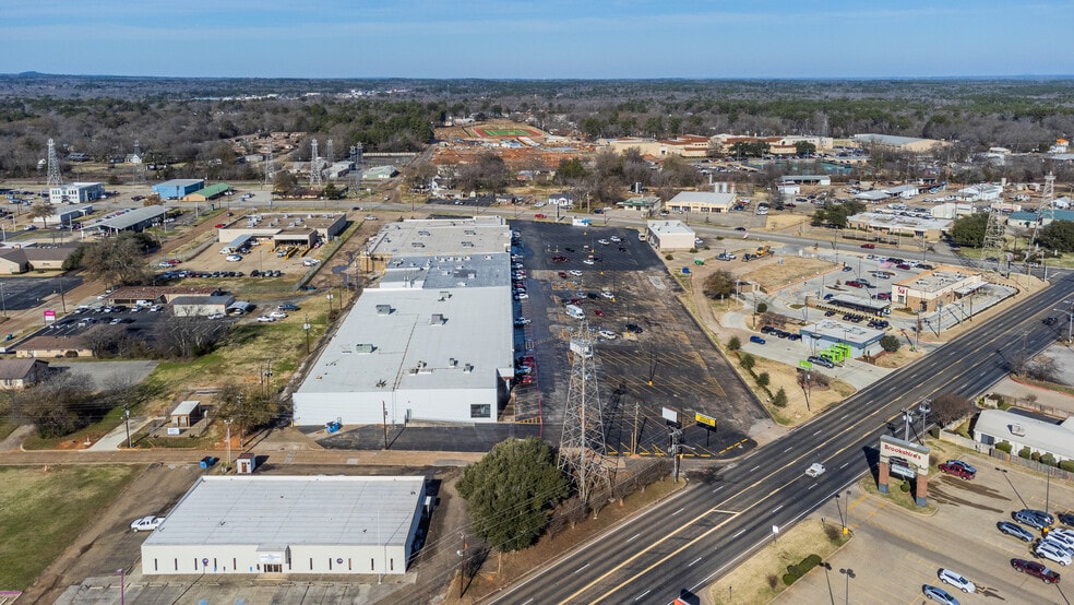 More Photos Of 98-110 Midtown Dr, Kilgore Unknown For Lease