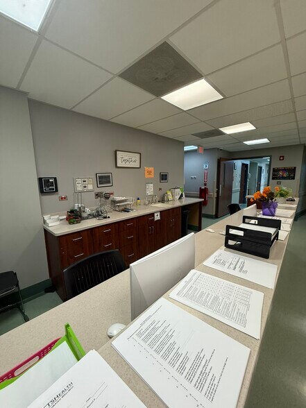 More Photos Of 2715 N Central Ave, Chicago Medical For Lease