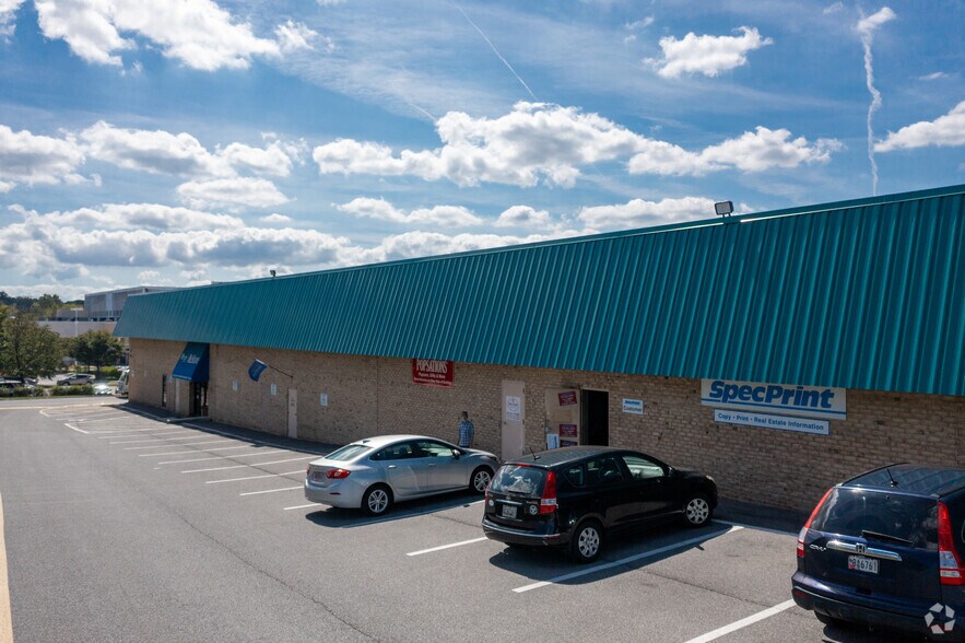 More Photos Of 7 W Aylesbury Rd, Timonium Unknown For Lease