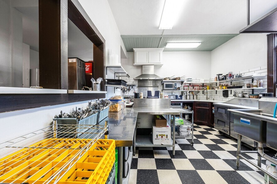 More Photos Of 312 N Central Ave, Cameron Restaurant For Sale