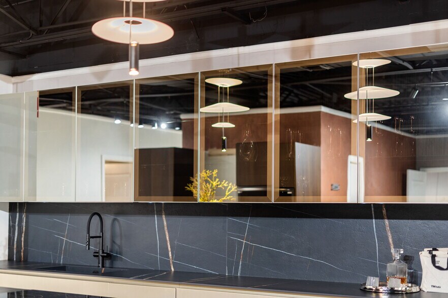 More Photos Of 800 Harbour Dr, Naples Office For Lease