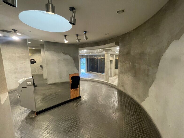 More Photos Of 3519 E Coast Hwy, Corona Del Mar Storefront For Lease