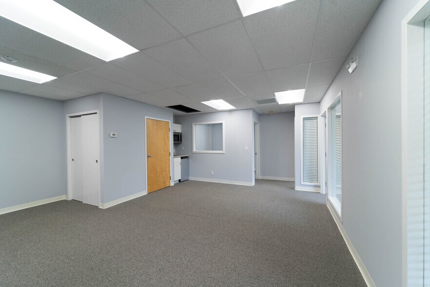 More Photos Of 37 North Ave, Norwalk Office For Lease