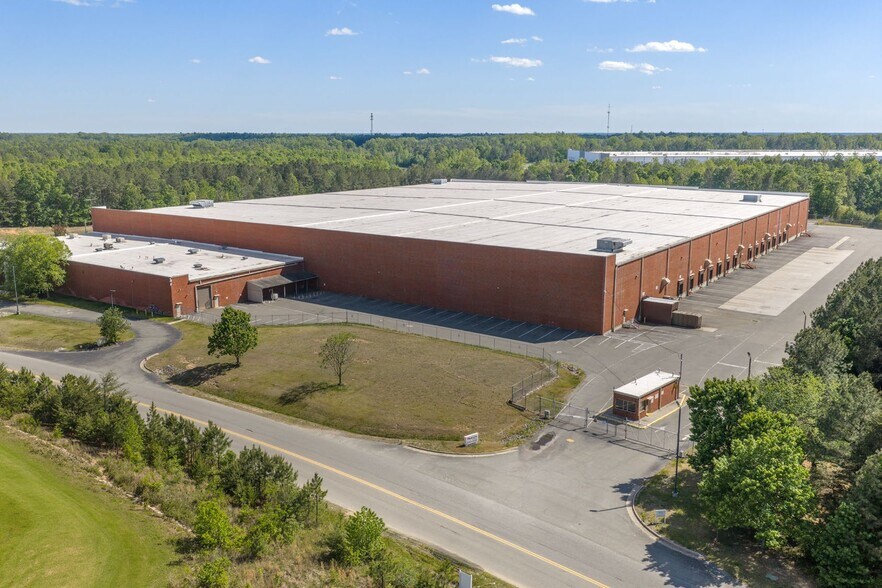 More Photos Of 11266 Enterprise Pky, Ruther Glen Distribution For Lease