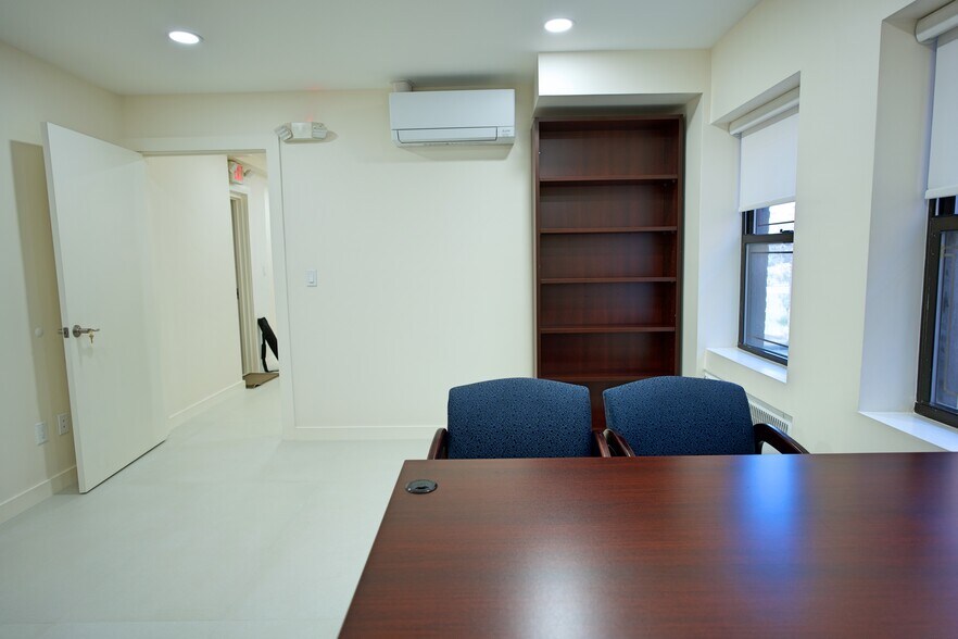 More Photos Of 7 Bond St, Great Neck Apartments For Lease