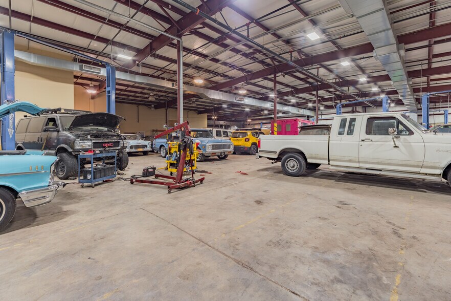 More Photos Of 111 N 12th St, West Columbia General Retail For Sale