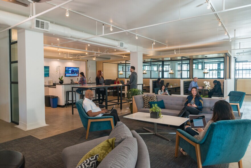 More Photos Of 521-527 W 7th St, Los Angeles Coworking Space