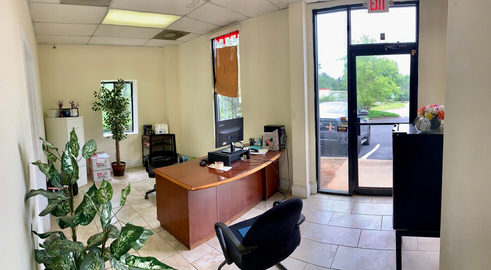 More Photos Of 3025 Trotters Pky, Alpharetta Warehouse For Lease