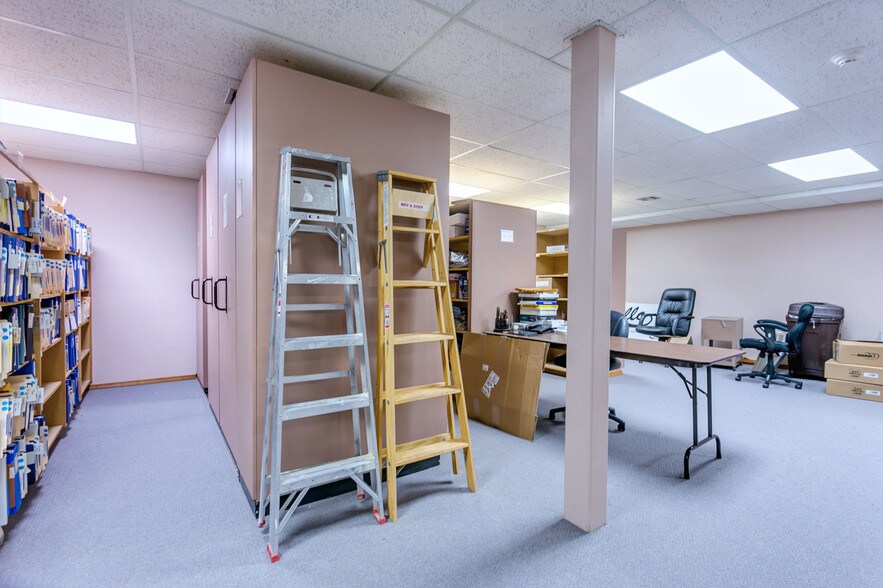 More Photos Of 100 N Fruitland St, Kennewick Office For Lease