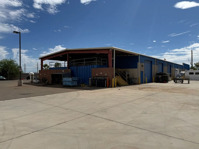 More Photos Of 4055 S Sarival Ave, Goodyear Showroom For Lease