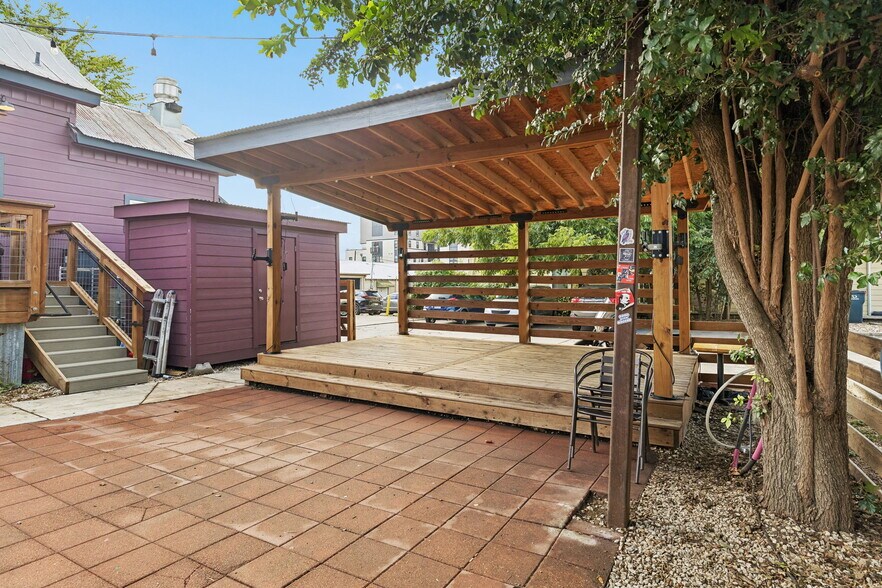 More Photos Of 217 W Hopkins St, San Marcos Restaurant For Sale