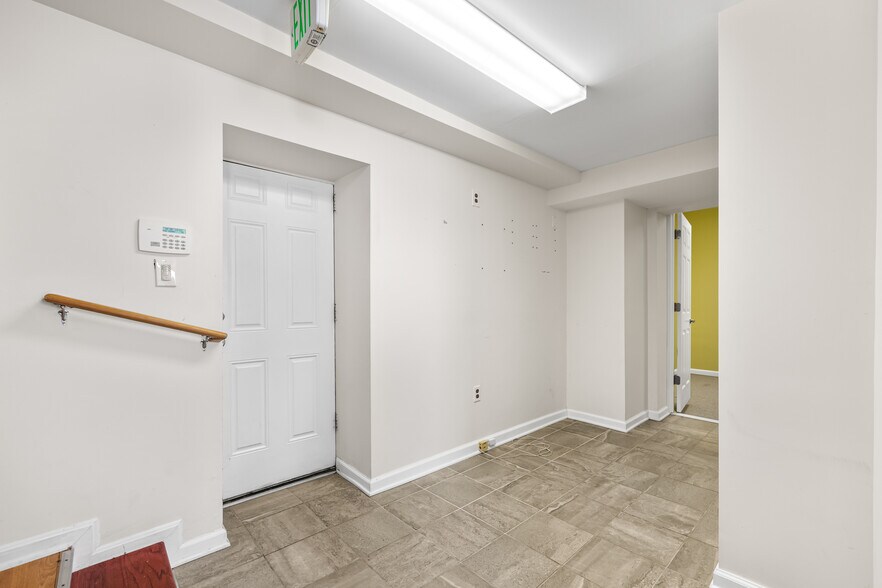More Photos Of 410 Main St, Reisterstown Medical For Lease