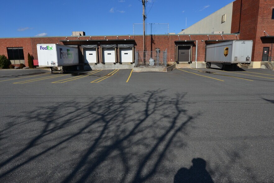 More Photos Of 70 Jackson Dr, Cranford Industrial For Sale