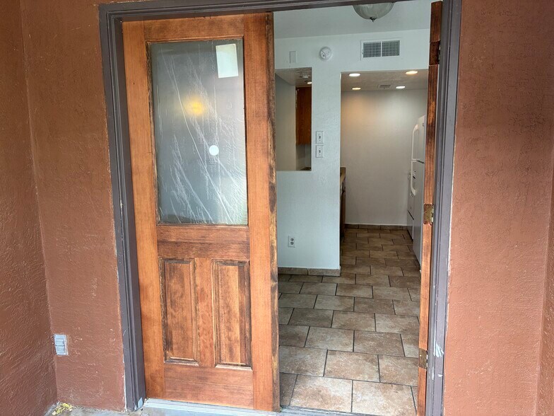 More Photos Of 2810 Vail Ave SE, Albuquerque Apartments For Sale