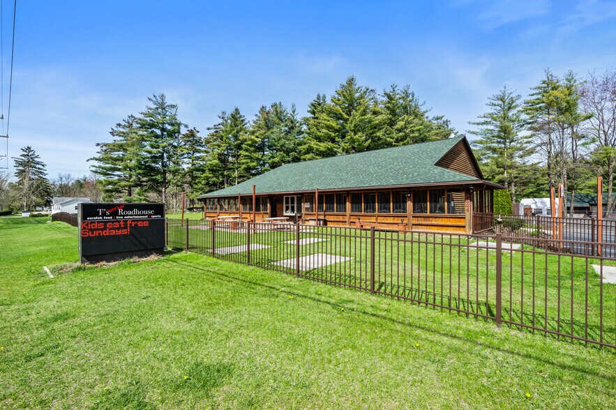 More Photos Of 8826 Gratiot Ave, Columbus Restaurant For Sale