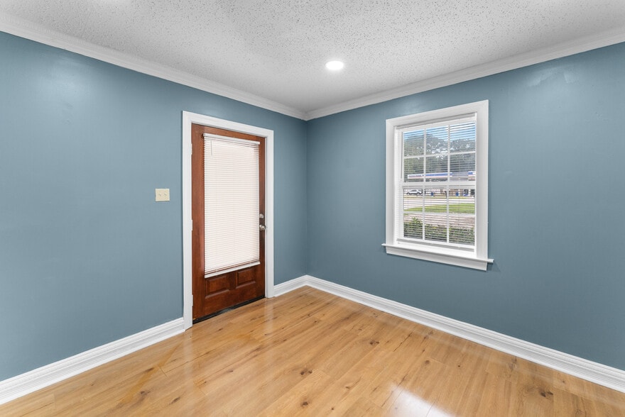 More Photos Of 2605 US Highway 80 W, Savannah Office For Sale