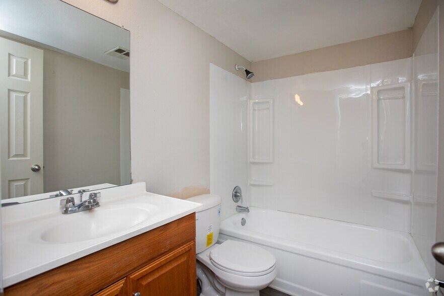 More Photos Of 2416 Jackson Bluff Rd, Tallahassee Apartments For Sale