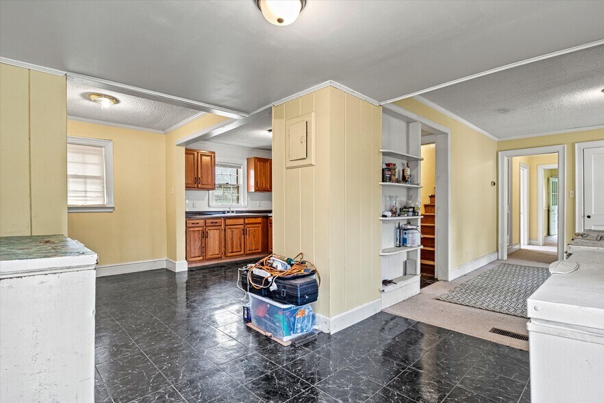 More Photos Of 1190 S NC 16 Business Hwy, Stanley Flex For Sale