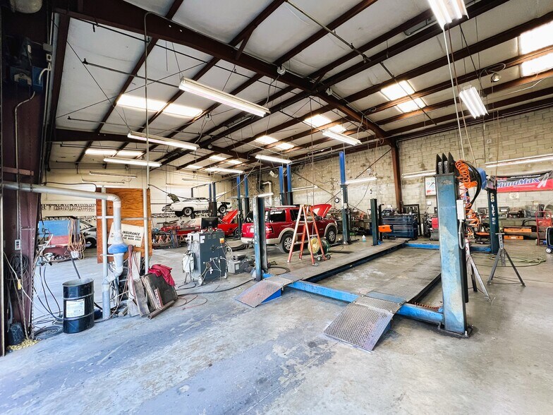 248 S Airport Way, Manteca, CA 95337 Auto Repair For Sale