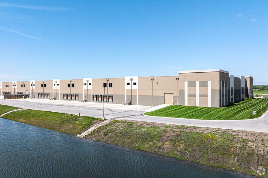 More Photos Of 2500 S Little Blue Pky, Independence Warehouse For Lease