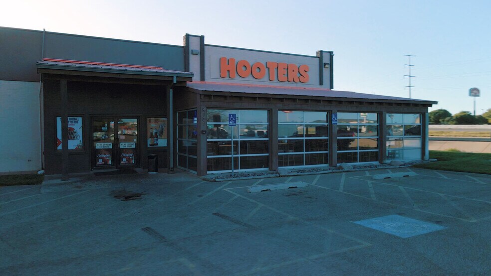 More Photos Of 8101 W I-40, Amarillo Restaurant For Lease