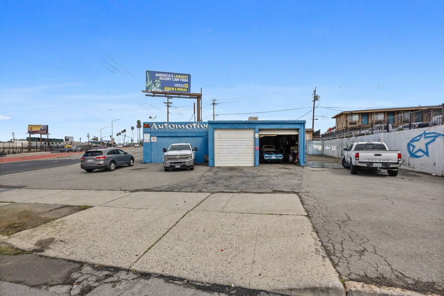 More Photos Of 2000 Union Ave, Bakersfield Auto Repair For Sale