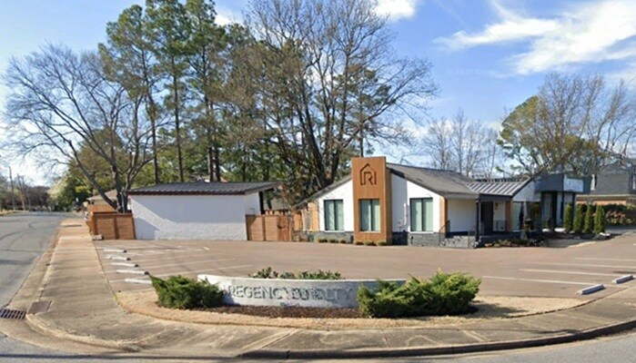 Primary Photo Of 1053 Oakhaven Rd, Memphis Office Residential For Sale