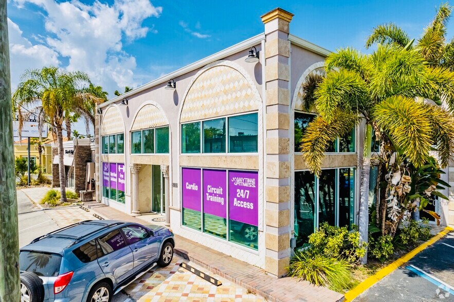 More Photos Of 2905 W Kennedy Blvd, Tampa Freestanding For Sale