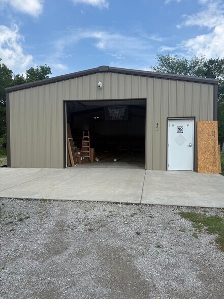 More Photos Of 421 N 2nd St, Sapulpa Truck Terminal For Sale